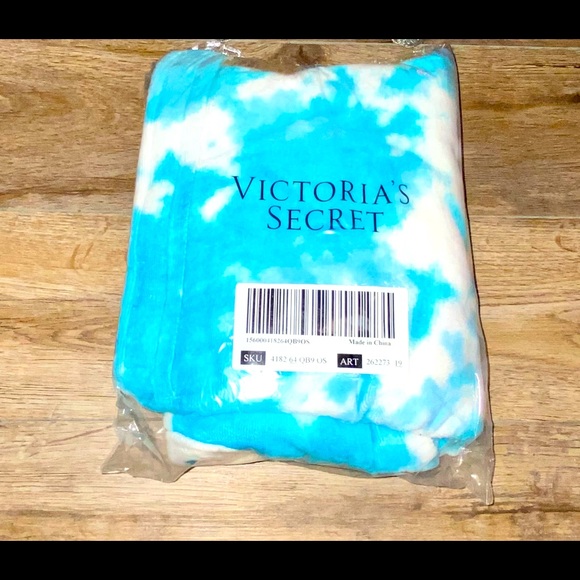 COPY - Victoria’s Secret PINK Tie-Dye Towel Wrap NEW - Picture 2 of 2